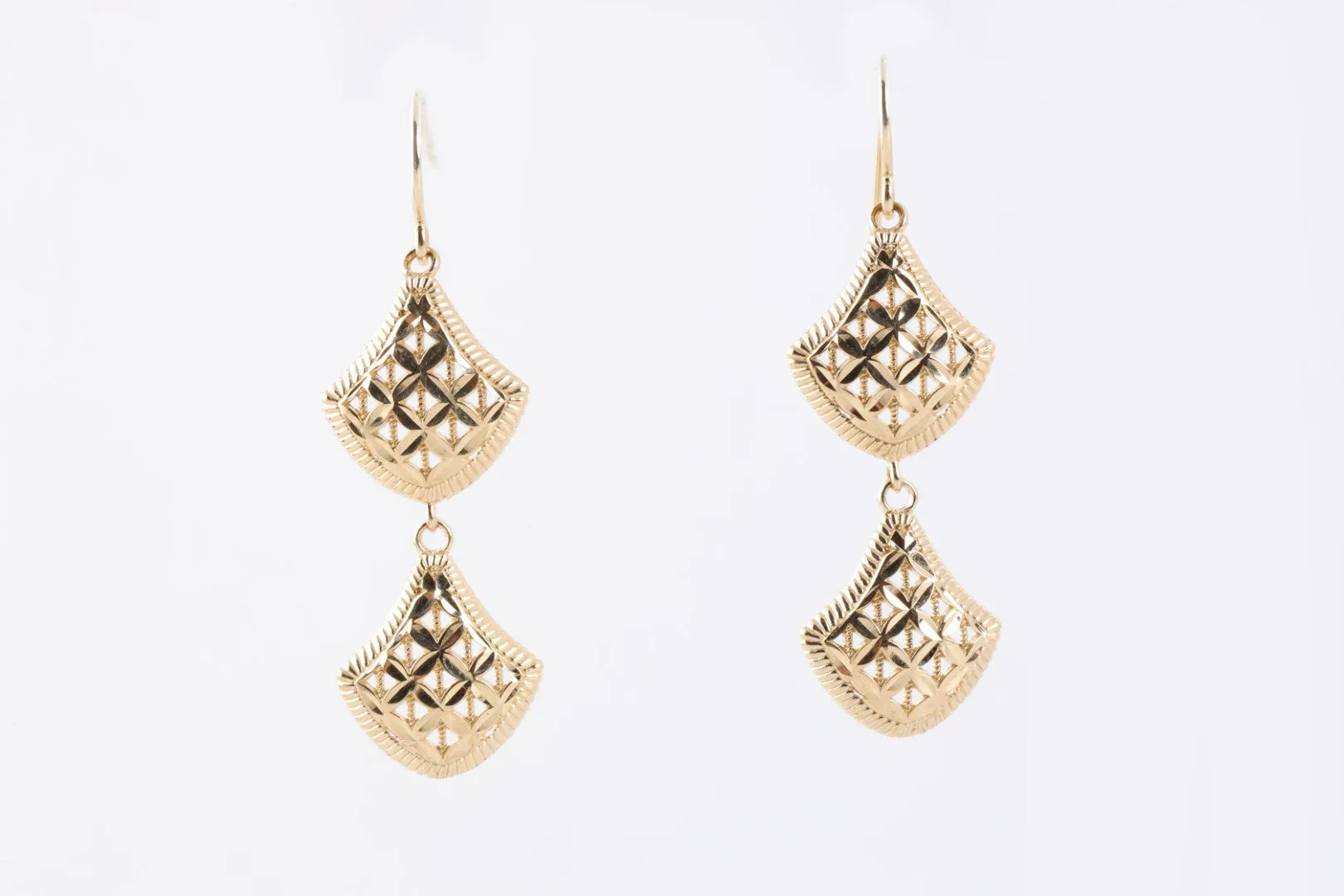 14k Yellow Gold Dangle Earrings (3.00g.)