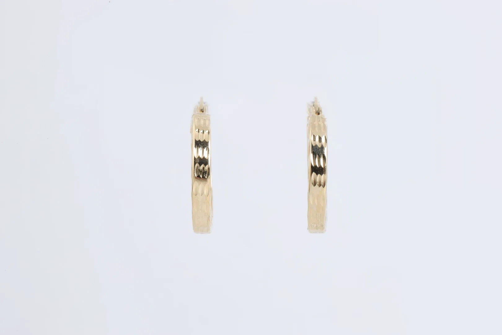 14k Yellow Gold Textured Hoop Earrings (2.69g.)