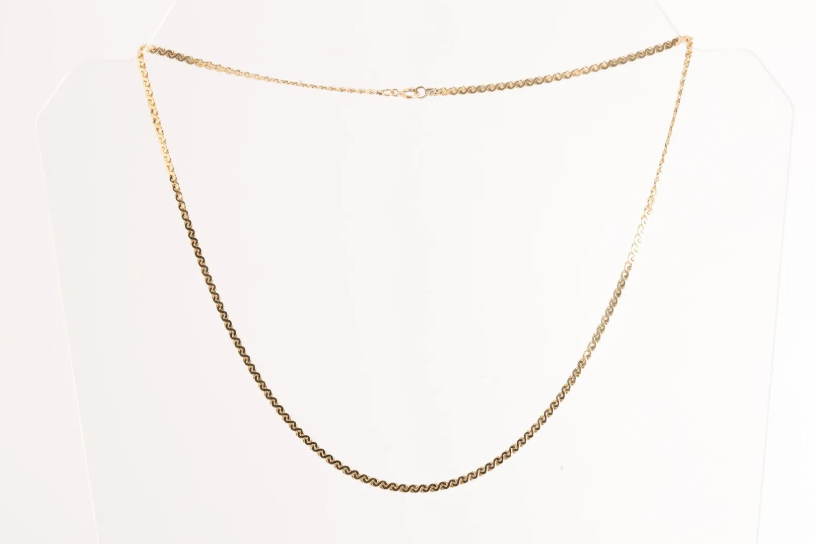 18.5" 14k Yellow Gold Serpentine Chain Necklace (8.98g.)