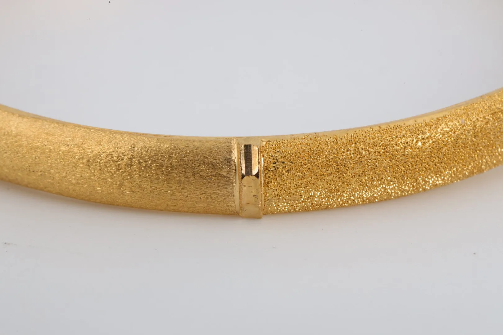 7.5" 23k Yellow Gold Bangle Bracelet (18.18g.)