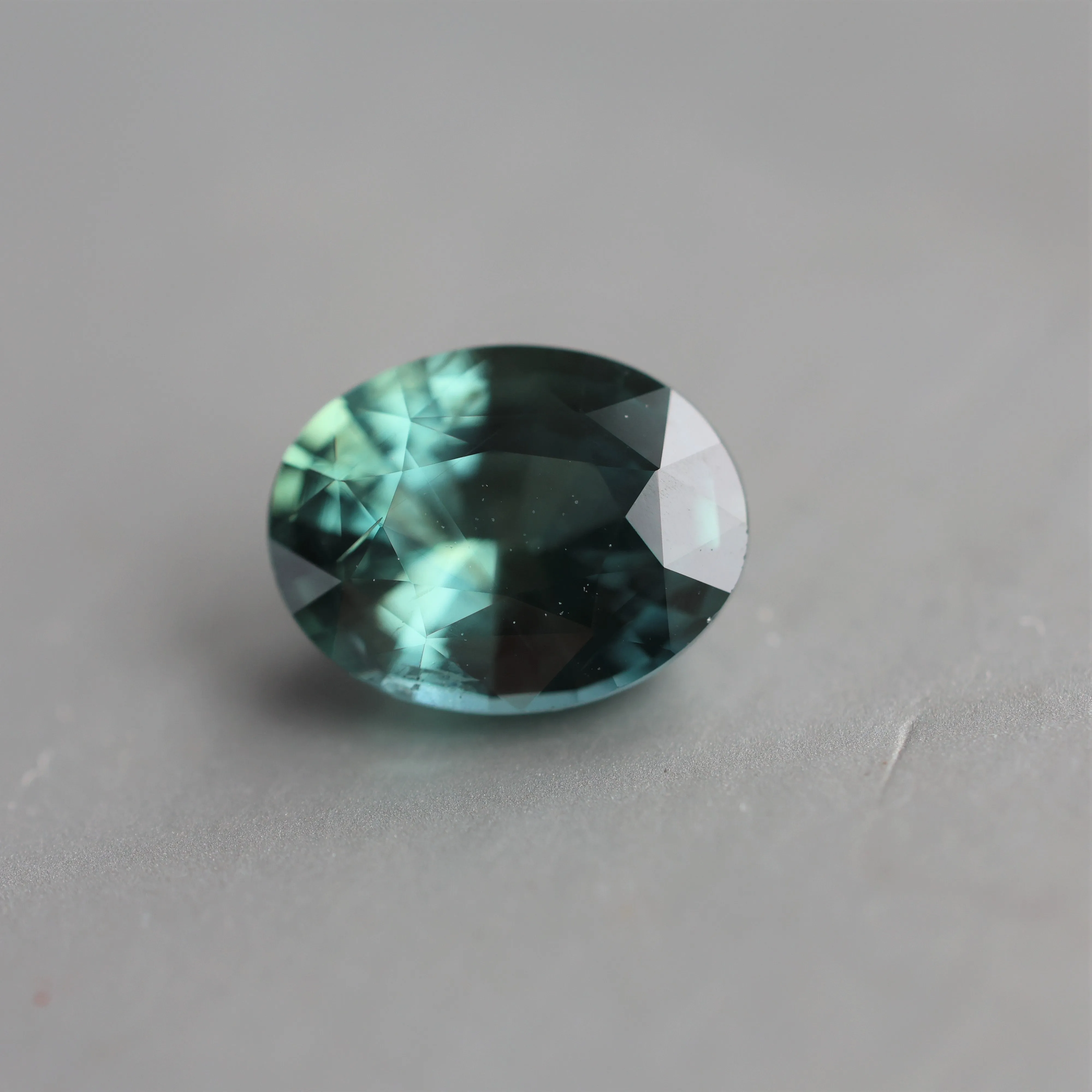 Loose 1.66 Ct Oval Teal Sapphire