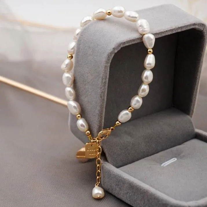 LUCKY Engraved Pearls Bracelet