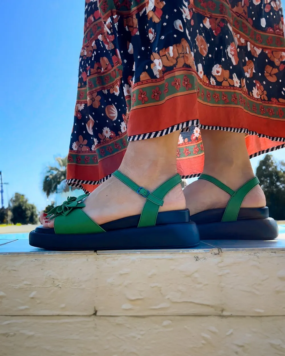 Minx Dahlia Kelly Green Black Stitch Wellness Range Sandal