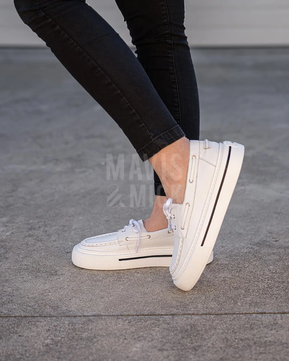 Minx Saylor White Leather Casual